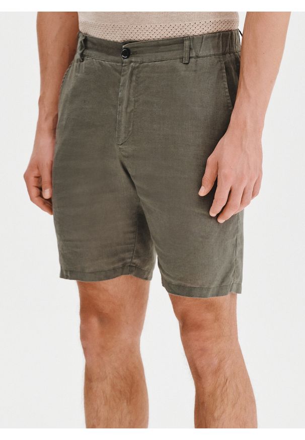 Pako Lorente - PAKO LORENTE - Lniane szorty męskie w kolorze zielonym. Okazja: na co dzień. Kolor: niebieski, zielony. Materiał: len. Długość: krótkie. Wzór: gładki. Sezon: lato. Styl: casual