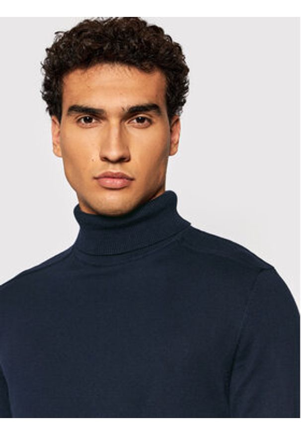 Selected Homme Golf Berg 16074684 Granatowy Regular Fit. Typ kołnierza: golf. Kolor: niebieski. Materiał: bawełna