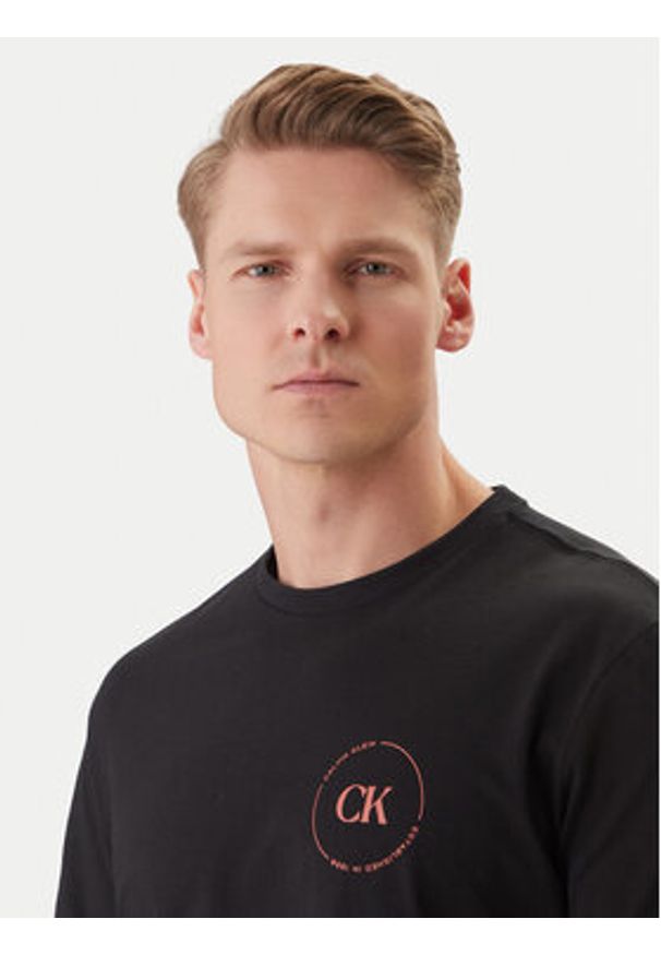 Calvin Klein Jeans T-Shirt LV04RF801G Czarny Regular Fit. Kolor: czarny. Materiał: bawełna