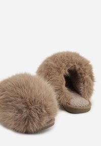 Born2be - Brązowe Futrzane Kapcie z Długim Włosiem Anindria. Okazja: do domu, na co dzień. Kolor: brązowy. Materiał: futro. Styl: glamour, casual #7