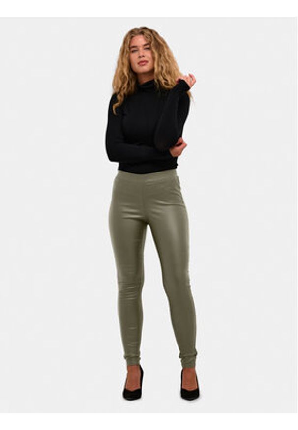 Kaffe Spodnie z imitacji skóry Ada 10501626 Zielony Slim Fit. Kolor: zielony. Materiał: wiskoza