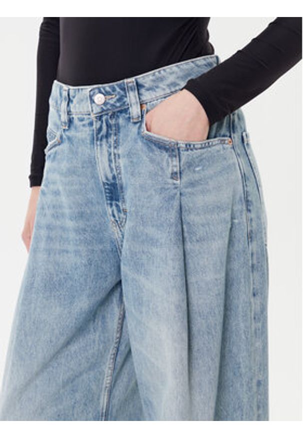 BOSS Jeansy C_Slouchy Pleated Mr 50542435 Niebieski Relaxed Fit. Kolor: niebieski