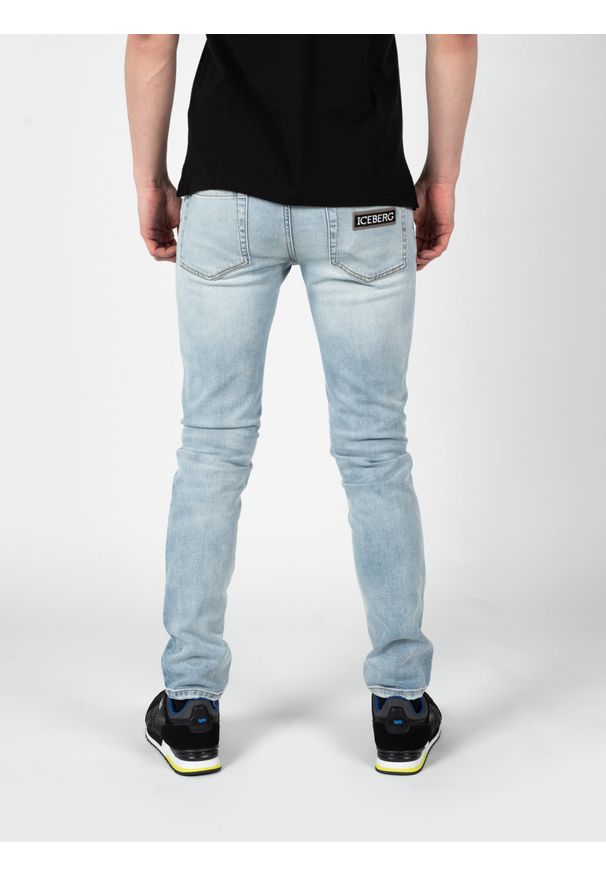 Iceberg Jeansy | 2SK16003 | Mężczyzna | Niebieski. Okazja: na co dzień. Kolor: niebieski. Wzór: aplikacja. Styl: casual, elegancki