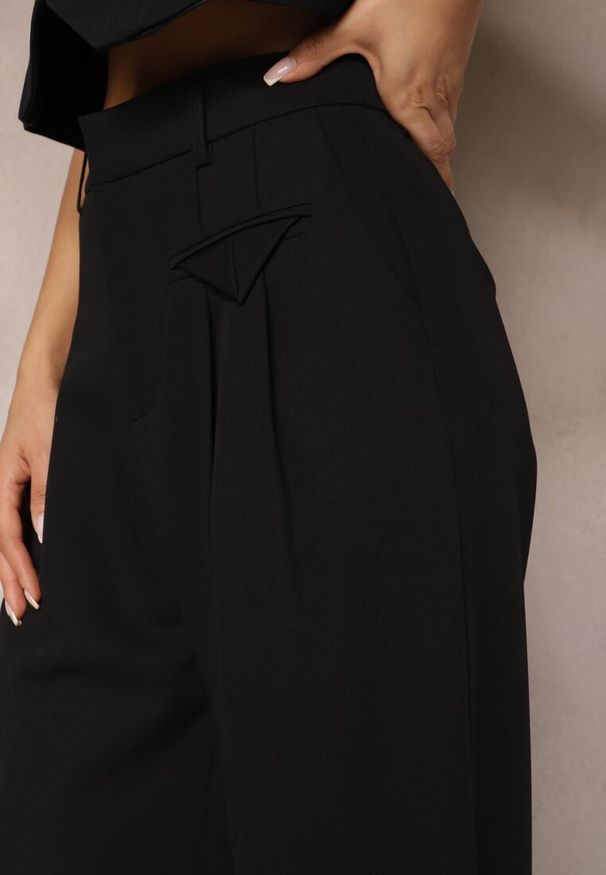 Renee - Czarne Eleganckie Spodnie Garniturowe z Wysokim Stanem Lainiva. Okazja: na imprezę. Stan: podwyższony. Kolor: czarny. Styl: elegancki