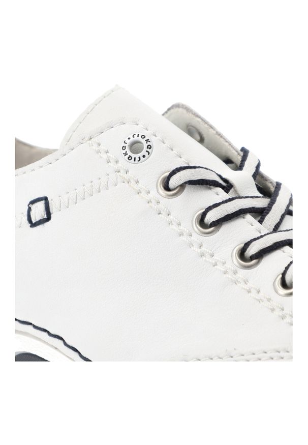 Półbuty damskie Rieker, cholewka skóra naturalna klasyczne sznurowanie i lekka elastyczna podeszwa zapewniają komfort, białe, 55901-80. Okazja: na co dzień. Zapięcie: sznurówki. Kolor: biały. Materiał: skóra. Szerokość cholewki: normalna. Styl: klasyczny