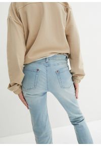 bonprix - Dżinsy ze stretchem o kroju bootcut, mid waist. Okazja: na co dzień. Kolor: niebieski. Styl: casual #2