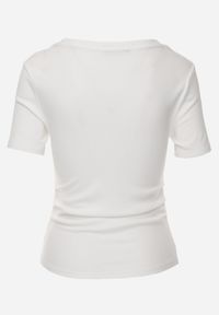 Renee - Biały T-shirt w Prążki z Marszczeniami po Bokach Nedala. Okazja: na co dzień. Kolor: biały. Wzór: prążki. Styl: casual, elegancki #5