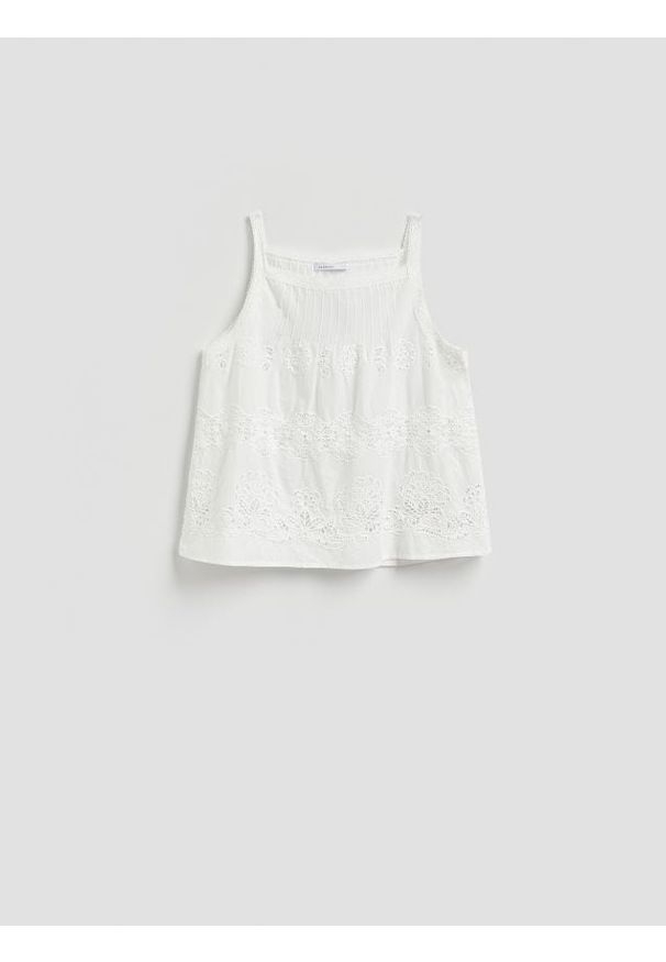 Reserved - Top z ażurowym wzorem - biały. Kolor: biały. Materiał: bawełna. Wzór: ażurowy