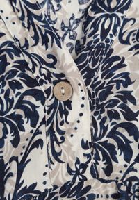 Born2be - Granatowo-Beżowa Bawełniana Rozkloszowana Sukienka z Falbankami Miloa. Okazja: na co dzień. Typ kołnierza: kołnierz z falbankami. Kolor: niebieski. Materiał: bawełna. Typ sukienki: rozkloszowane, proste. Styl: casual, klasyczny #3