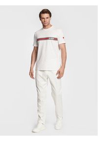 Guess T-Shirt Jamey Z2BI09 J1314 Biały Regular Fit. Kolor: biały. Materiał: bawełna