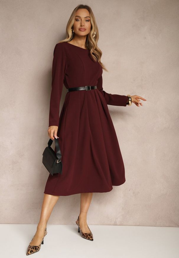 Renee - Bordowa Rozkloszowana Sukienka w Eleganckim Stylu Temilissa. Okazja: na imprezę, na co dzień, na spotkanie biznesowe. Kolor: czerwony. Typ sukienki: rozkloszowane. Styl: elegancki