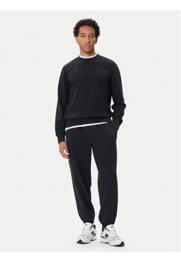 Mustang Bluza Clio 1016963 Czarny Regular Fit. Kolor: czarny. Materiał: bawełna