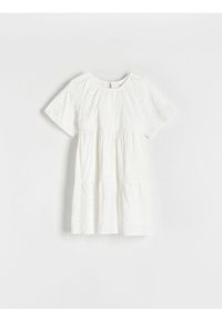 Reserved - Sukienka z krótkim rękawem - złamana biel. Materiał: bawełna. Długość rękawa: krótki rękaw