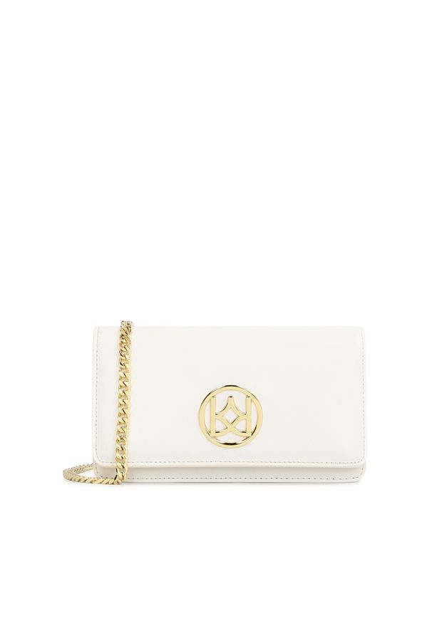 Kazar - Minimalistyczna skórzana torebka na łańcuszku. Kolor: biały. Materiał: skórzane. Styl: wizytowy, klasyczny, elegancki. Rodzaj torebki: na ramię