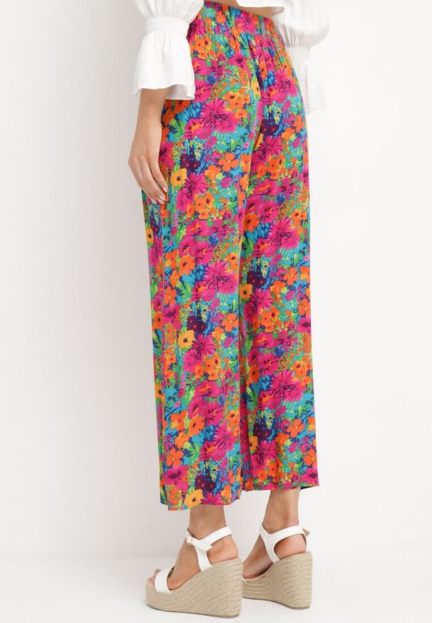 Born2be - Pomarańczowo-Różowe Proste Spodnie z Wiskozy w Kwiatowy Print Yadolle. Stan: podwyższony. Kolor: pomarańczowy. Materiał: wiskoza. Wzór: kwiaty, nadruk. Sezon: lato