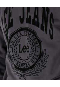 Lee - LEE CREW SEASONAL MĘSKA BLUZA KLASYCZNA LOGO NADRUK WASHED BLACK L84KRYON 112322639. Wzór: nadruk. Styl: klasyczny #2