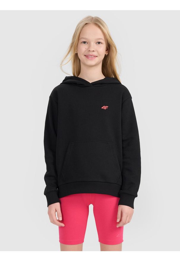 4f - 4F Bluza dresowa nierozpinana z kapturem dziewczęca - czarna 128 (7-8 lat). Okazja: na co dzień. Typ kołnierza: kaptur. Kolor: czarny. Materiał: dresówka. Wzór: gładki, ze splotem. Sezon: lato. Styl: casual, sportowy