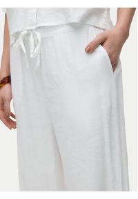 Vero Moda Spodnie materiałowe Linn 10305091 Biały Loose Fit. Kolor: biały. Materiał: wiskoza, len #5
