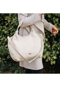 Shopperka SHE skóra import worek beżowa. Kolor: beżowy. Materiał: skórzane. Styl: elegancki, casual