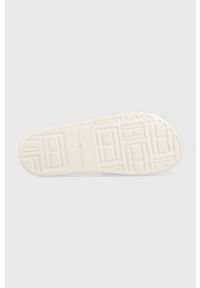 TOMMY HILFIGER - Tommy Hilfiger klapki TH MONOGRAM POOL SLIDE damskie kolor biały FW0FW06987. Kolor: biały. Materiał: materiał. Wzór: gładki #2