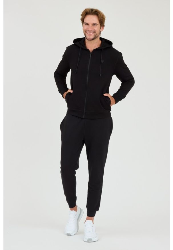 Guess - GUESS Czarna bluza z kapturem Hooded Sweatshirt. Typ kołnierza: kaptur. Kolor: czarny
