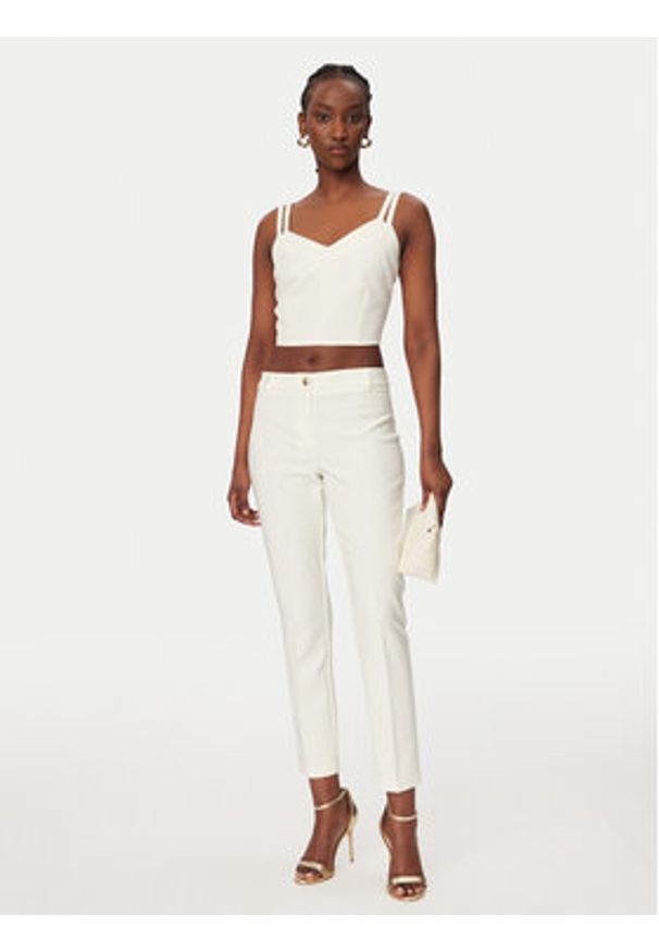 Rinascimento Spodnie materiałowe CFC0128650003 Biały Regular Fit. Kolor: biały. Materiał: syntetyk