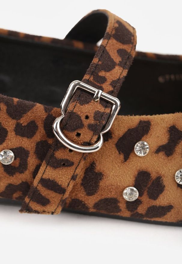 Renee - Panterkowe Balerinki Vices w Stylu Mary Jane z Ćwiekami i Skórzaną Wkładką Riladora. Okazja: na randkę. Zapięcie: pasek. Materiał: skóra. Wzór: aplikacja. Styl: elegancki