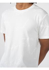 Pepe Jeans T-shirt "Saschate" | PM508544 | Saschate | Mężczyzna | Biały. Okazja: na co dzień. Kolor: biały. Materiał: bawełna. Wzór: nadruk. Styl: casual