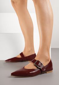 Renee - Bordowe Balerinki w Stylu Mary Jane ze Szpiczastym Noskiem Nalivira. Okazja: na co dzień. Nosek buta: szpiczasty. Kolor: czerwony. Materiał: jeans. Styl: casual