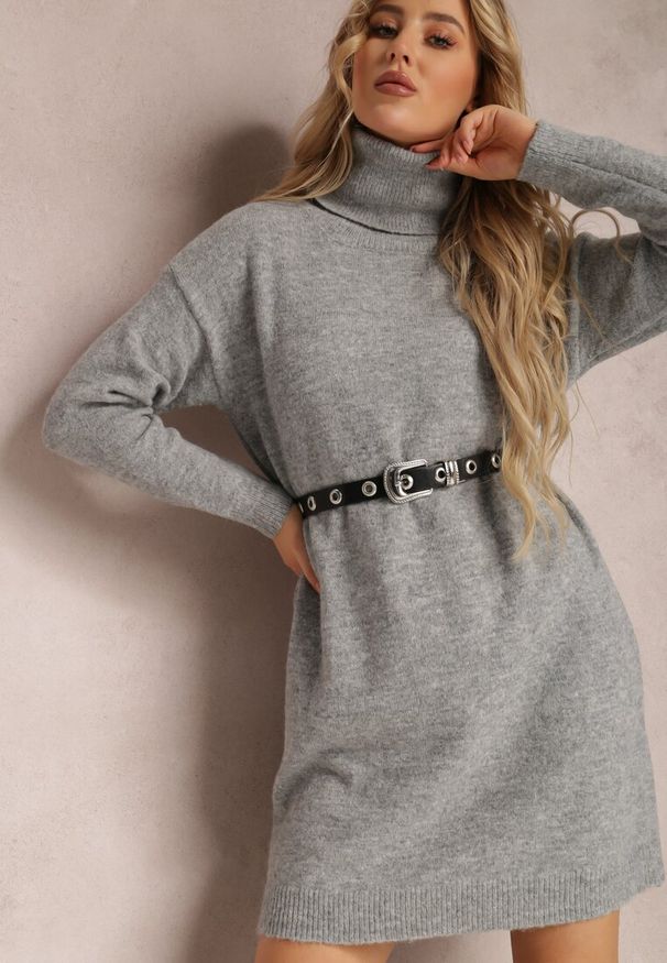 Renee - Szara Sukienka Milana. Typ kołnierza: golf. Kolor: szary. Materiał: dzianina. Długość rękawa: długi rękaw