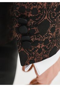 Pako Lorente - PAKO LORENTE – Brązowa żakardowa marynarka smokingowa. Okazja: na sylwestra, na studniówkę, na ślub cywilny, na wesele. Kolor: brązowy, czarny. Materiał: żakard #5