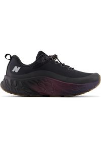 Buty męskie New Balance Fresh Foam x More v4 Permafrost MMORWBK – czarne. Okazja: na co dzień. Kolor: czarny. Materiał: syntetyk, guma. Szerokość cholewki: normalna. Sport: fitness