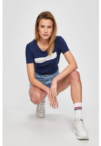 Levi's® - Levi's - Szorty. Okazja: na spotkanie biznesowe, na co dzień. Stan: podwyższony. Kolor: niebieski. Materiał: tkanina, bawełna, denim, elastan. Wzór: gładki. Styl: biznesowy, casual #3