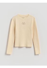 Reserved - Prążkowana bluzka z aplikacją - kremowy. Kolor: kremowy. Materiał: prążkowany. Wzór: aplikacja #1
