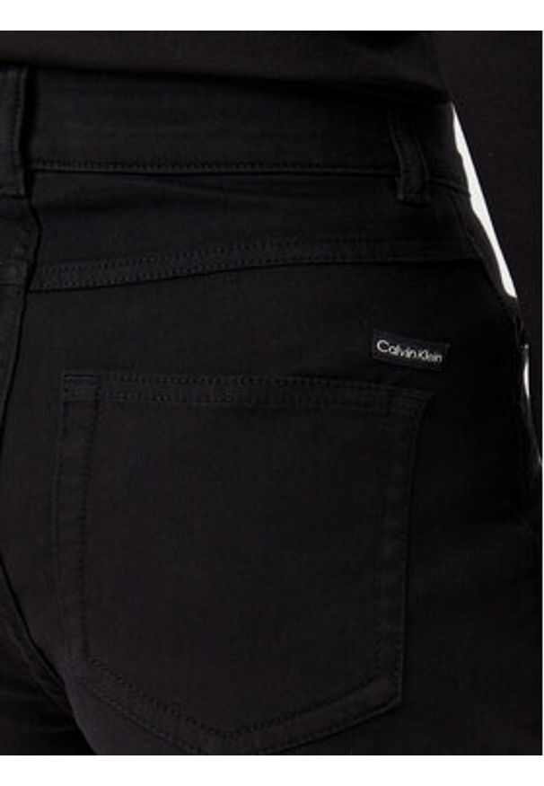 Calvin Klein Jeans Spodnie materiałowe J20J224852 Czarny Straight Fit. Kolor: czarny. Materiał: bawełna