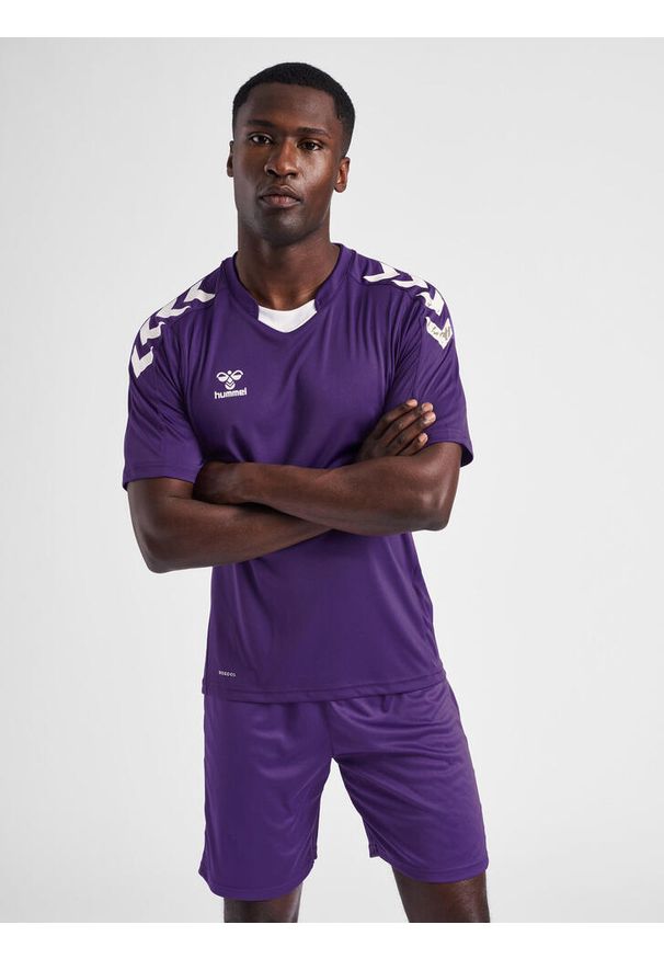 Koszulka piłkarska z krótkim rękawem męska Hummel Core XK Poly Jersey S/S. Kolor: biały, czerwony, wielokolorowy, niebieski. Materiał: jersey. Długość rękawa: krótki rękaw. Długość: krótkie. Sport: piłka nożna