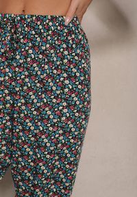 Renee - Zielono-Czarne Spodnie z Wiskozy High Waist w Kwiatowy Wzór Liosena. Okazja: na co dzień. Stan: podwyższony. Kolor: zielony. Materiał: wiskoza. Wzór: kwiaty. Styl: casual