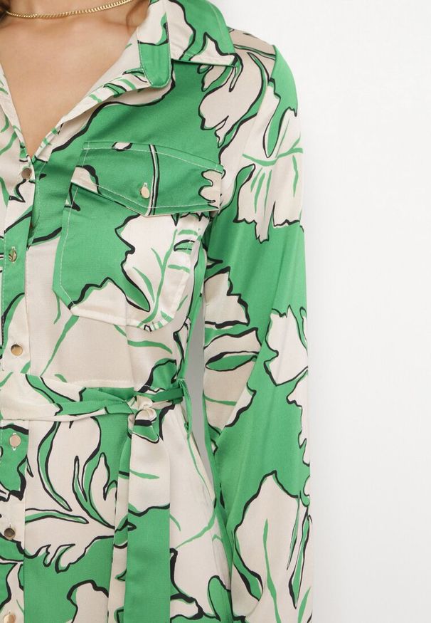 Born2be - Zielona Koszulowa Sukienka na Guziki w Kwiaty Mivy. Kolor: zielony. Materiał: tkanina, materiał. Wzór: kwiaty. Typ sukienki: koszulowe