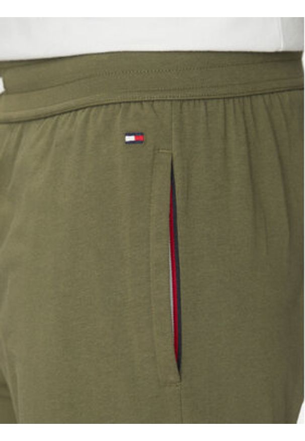 TOMMY HILFIGER - Tommy Hilfiger Szorty sportowe UM0UM03364 Zielony Regular Fit. Kolor: zielony. Materiał: bawełna. Styl: sportowy