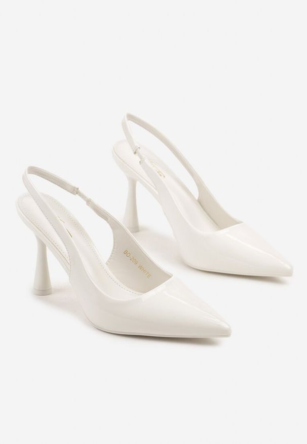 Renee - Białe Lakierowane Sandały Szpilki Typu Slingback Ulios. Okazja: na co dzień. Kolor: biały. Materiał: lakier. Obcas: na szpilce. Styl: klasyczny, elegancki, casual. Wysokość obcasa: średni