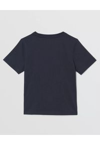 BURBERRY CHILDREN - Granatowa koszulka z nadrukiem i logo 6-14 lat. Kolor: niebieski. Materiał: bawełna. Długość rękawa: krótki rękaw. Wzór: nadruk. Sezon: lato