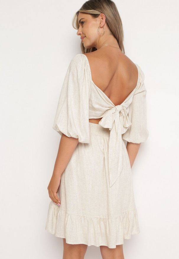 Born2be - Beżowa Rozkloszowana Sukienka z Wiskozą i Lnem z Gumką w Talii Falbanką i Podszewką Vilemia. Okazja: na co dzień. Kolor: beżowy. Materiał: len, wiskoza. Typ sukienki: rozkloszowane, proste. Styl: casual