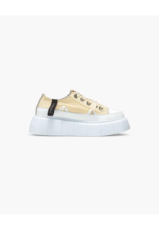Inuikii - INUIKII MATILDA CANVAS LOW Sneakersy damskie. Okazja: na co dzień. Kolor: beżowy. Materiał: materiał, jeans, bawełna, guma. Szerokość cholewki: normalna