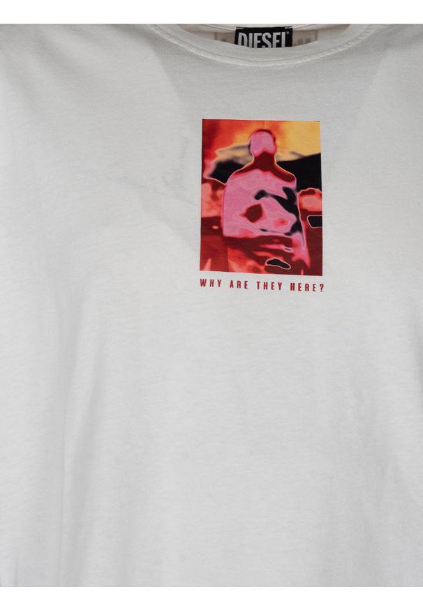 Diesel T-Shirt "Just" | A06605-0BEAF | Mężczyzna | Biały. Kolor: biały. Materiał: bawełna. Długość: długie. Wzór: jednolity, nadruk. Sezon: lato. Styl: elegancki