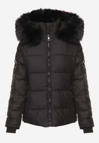 Born2be - Czarna Pikowana Kurtka z Kapturem i Futerkiem ze Ściągaczami przy Rękawach Sintania. Okazja: na co dzień, do pracy, na spacer. Typ kołnierza: kaptur. Kolor: czarny. Materiał: futro. Styl: casual, elegancki #7