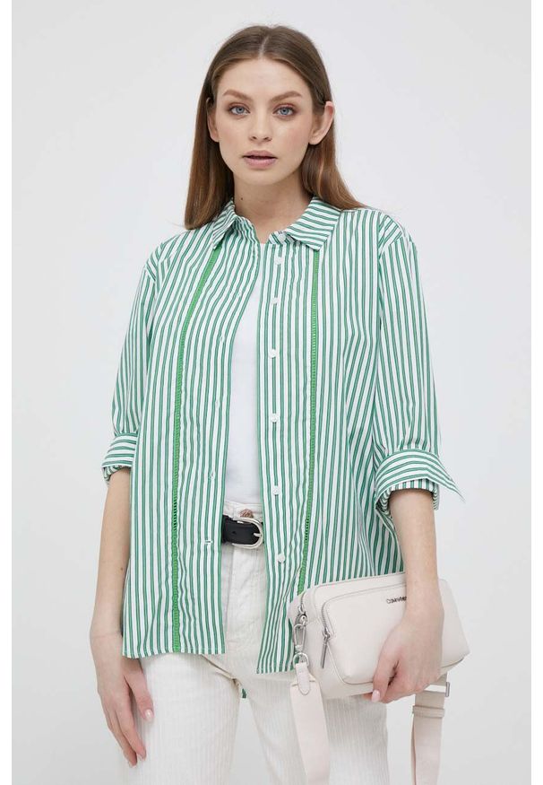 TOMMY HILFIGER - Tommy Hilfiger koszula bawełniana damska kolor zielony relaxed z kołnierzykiem klasycznym. Typ kołnierza: kołnierzyk klasyczny. Kolor: zielony. Materiał: bawełna. Długość: długie. Styl: klasyczny