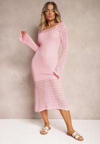 Renee - Różowa Sukienka Dzianinowa Midi w stylu Boho z Głębokim Dekoltem na Plecach Moralie. Okazja: na co dzień. Typ kołnierza: dekolt na plecach. Kolor: różowy. Materiał: dzianina. Długość rękawa: długi rękaw. Typ sukienki: proste. Styl: boho. Długość: midi #5