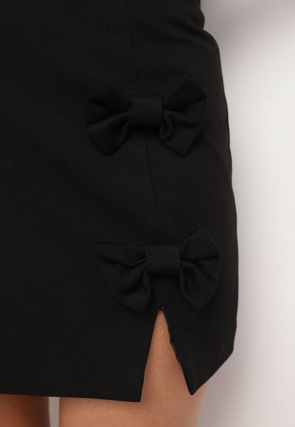 Born2be - Czarna Spódnica z Wiskozą o Trapezowym Kroju z Kokardami Semianora. Kolor: czarny. Materiał: wiskoza. Styl: elegancki