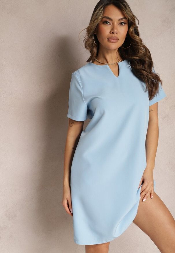 Renee - Niebieska Trapezowa Sukienka Mini z Krótkim Rękawem i Kieszeniami Vrea. Kolor: niebieski. Długość rękawa: krótki rękaw. Typ sukienki: trapezowe. Styl: elegancki. Długość: mini