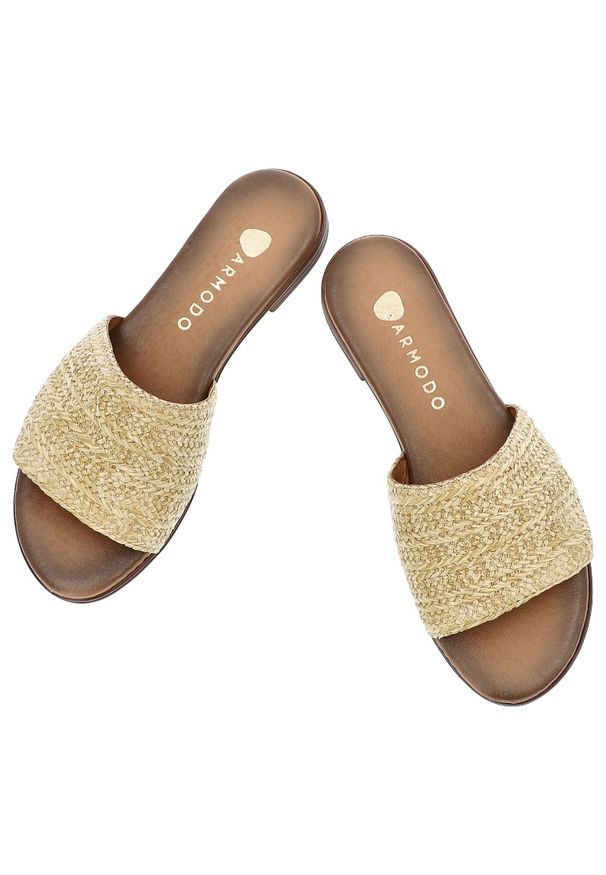 Złote Klapki Armodo Wygodne Obuwie Damskie Ze Słomkową Plecionką. Okazja: na spacer, na plażę. Kolor: złoty. Sezon: lato. Styl: boho, wakacyjny